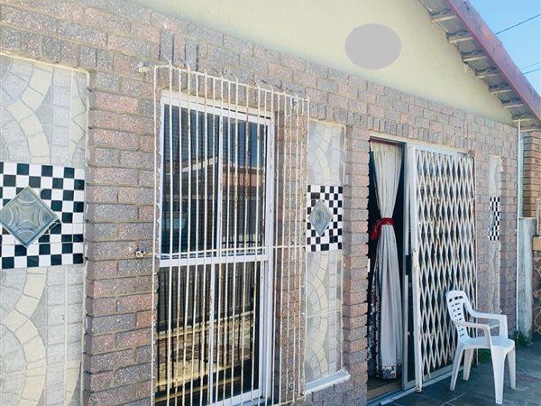 3 Bedroom Property for Sale in Sabata Dalindyebo Square Western Cape